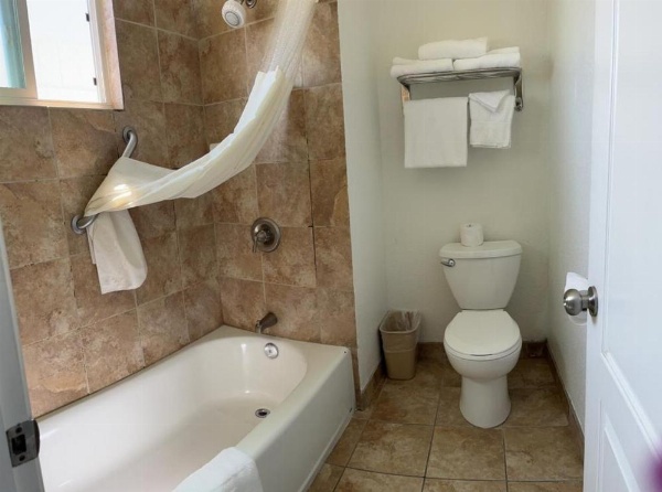 Ocean Palms Motel image 15